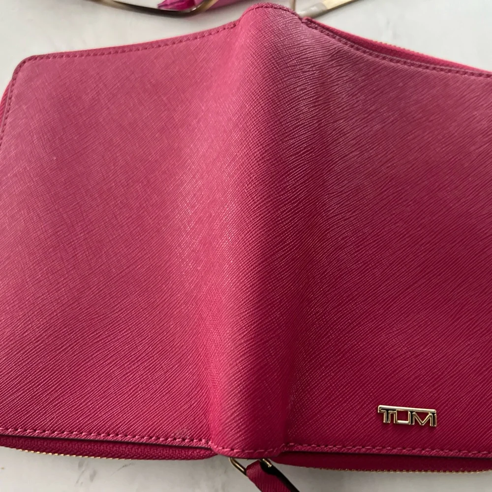Tumi Hot Pink Zip Wallet with Gold Logo - Picture 4 of 8